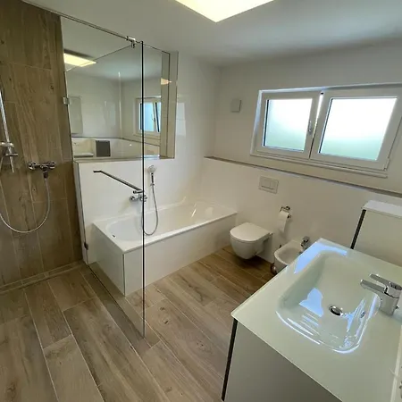 Moblierte, Exklusive 3-zimmer *